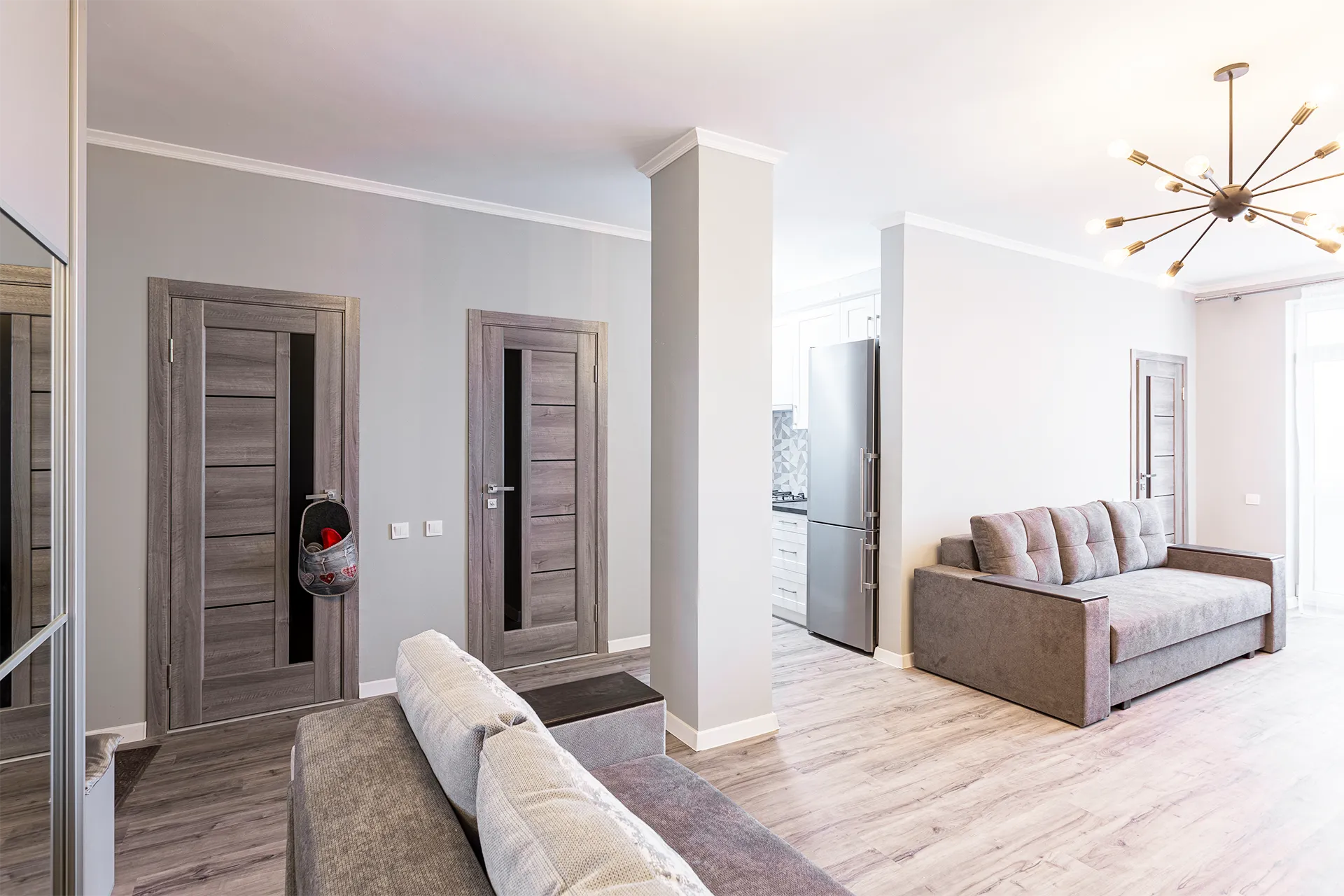 Fa hatású beltéri ajtók – modern, tartós és természetes megoldások